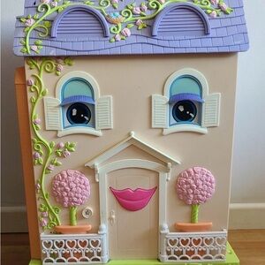 Learning Curve Mrs.Goodbee Interactive Talking Doll House
